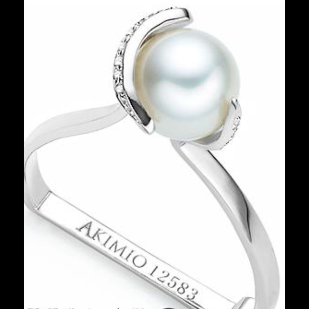 Akimio Pearl & Diamond Ring